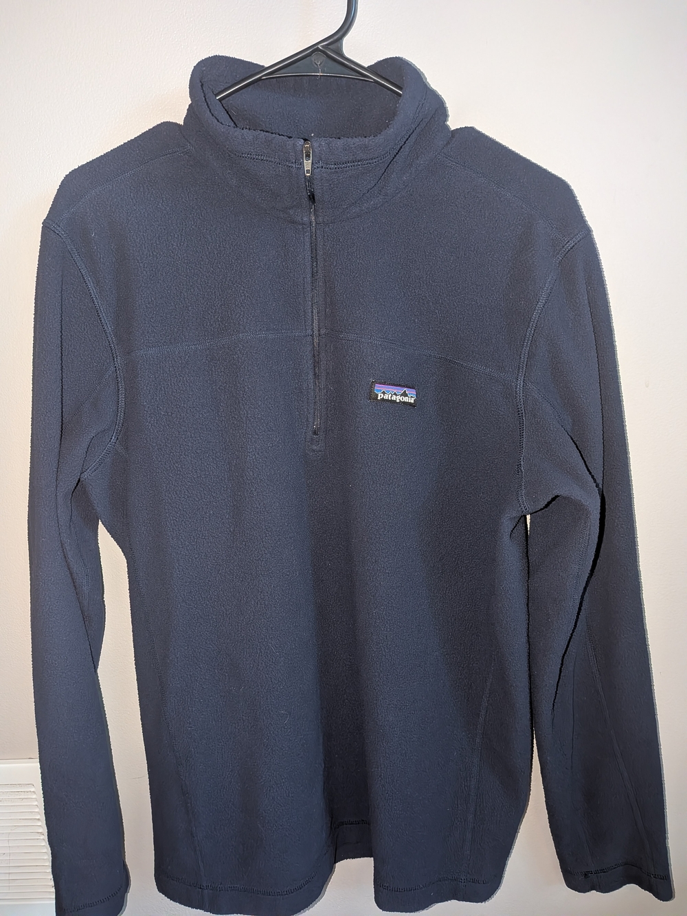 Patagonia Men’s Navy Half-Zip Fleece Pullover